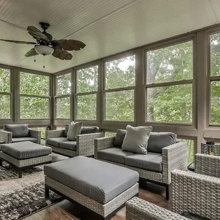 Big Sky - Pet Friendly Big Canoe Ga Cabin-Modern Amenities, Hot Tub, Pet Friendly, Mountain Views, Access To Lakes, Golf Courses